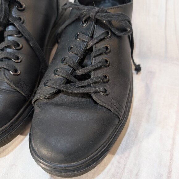 Dr. Martens Dante Black Leather Lace-Up Low Top Shoes - US 9 main image 9